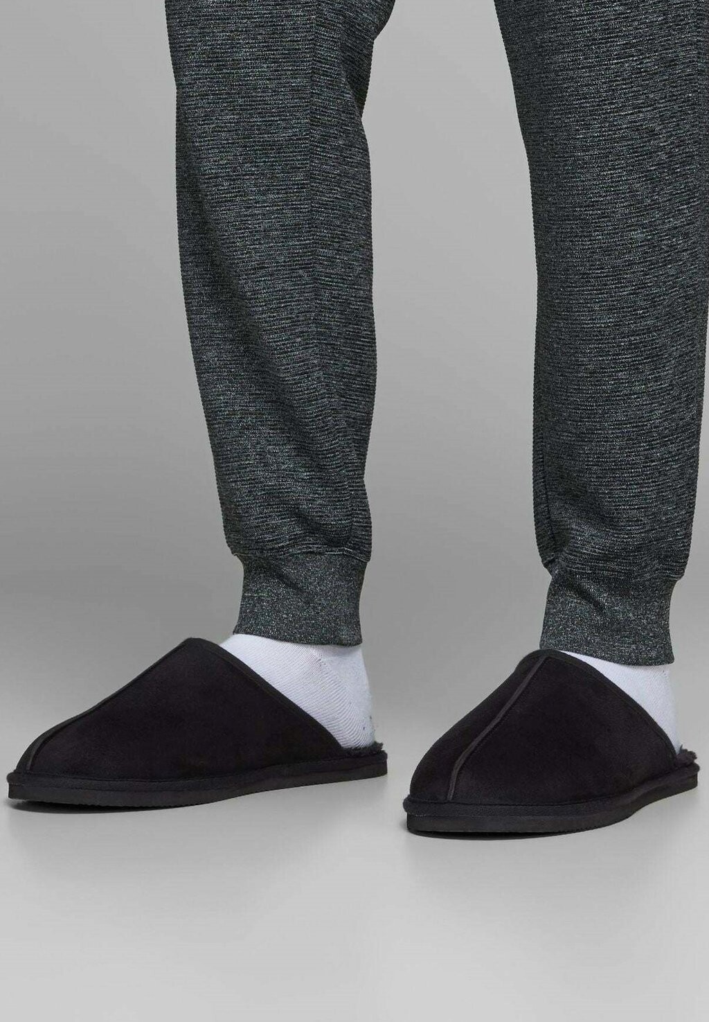

Тапочки Jack & Jones, черные