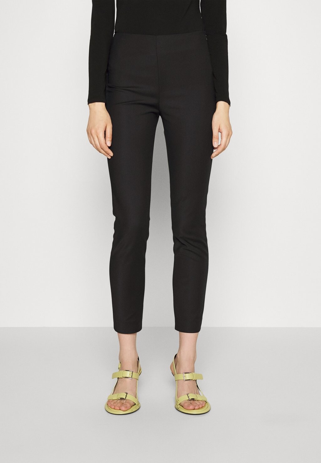 

Брюки Filippa K, черный
