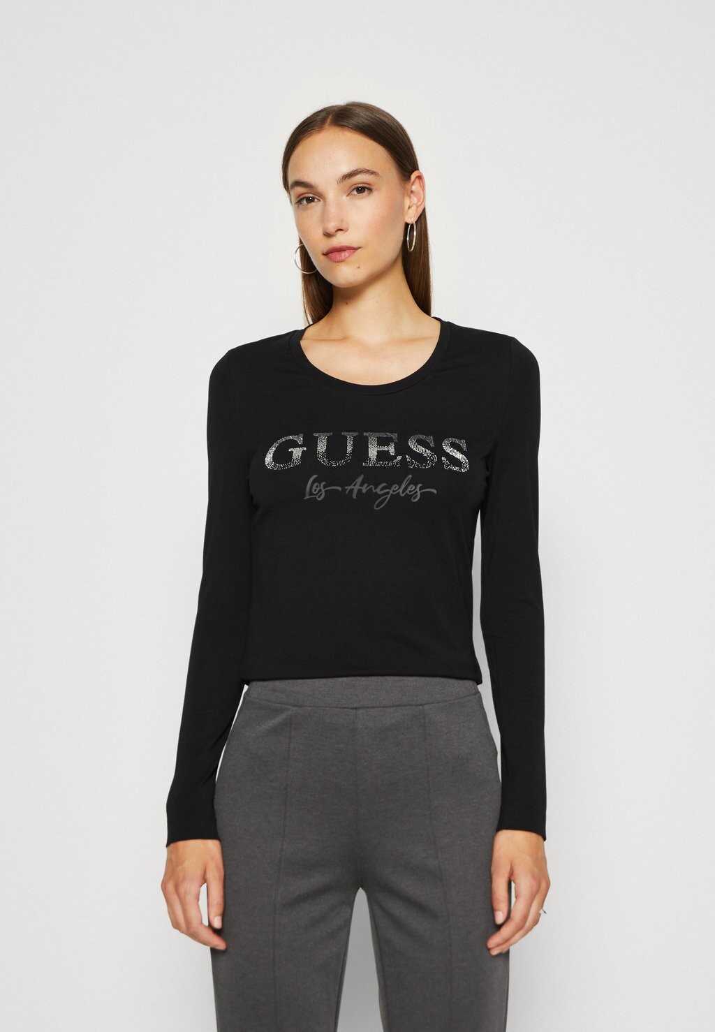 

Футболка с длинными рукавами Logo Micro Studs Tee Guess, цвет jet black