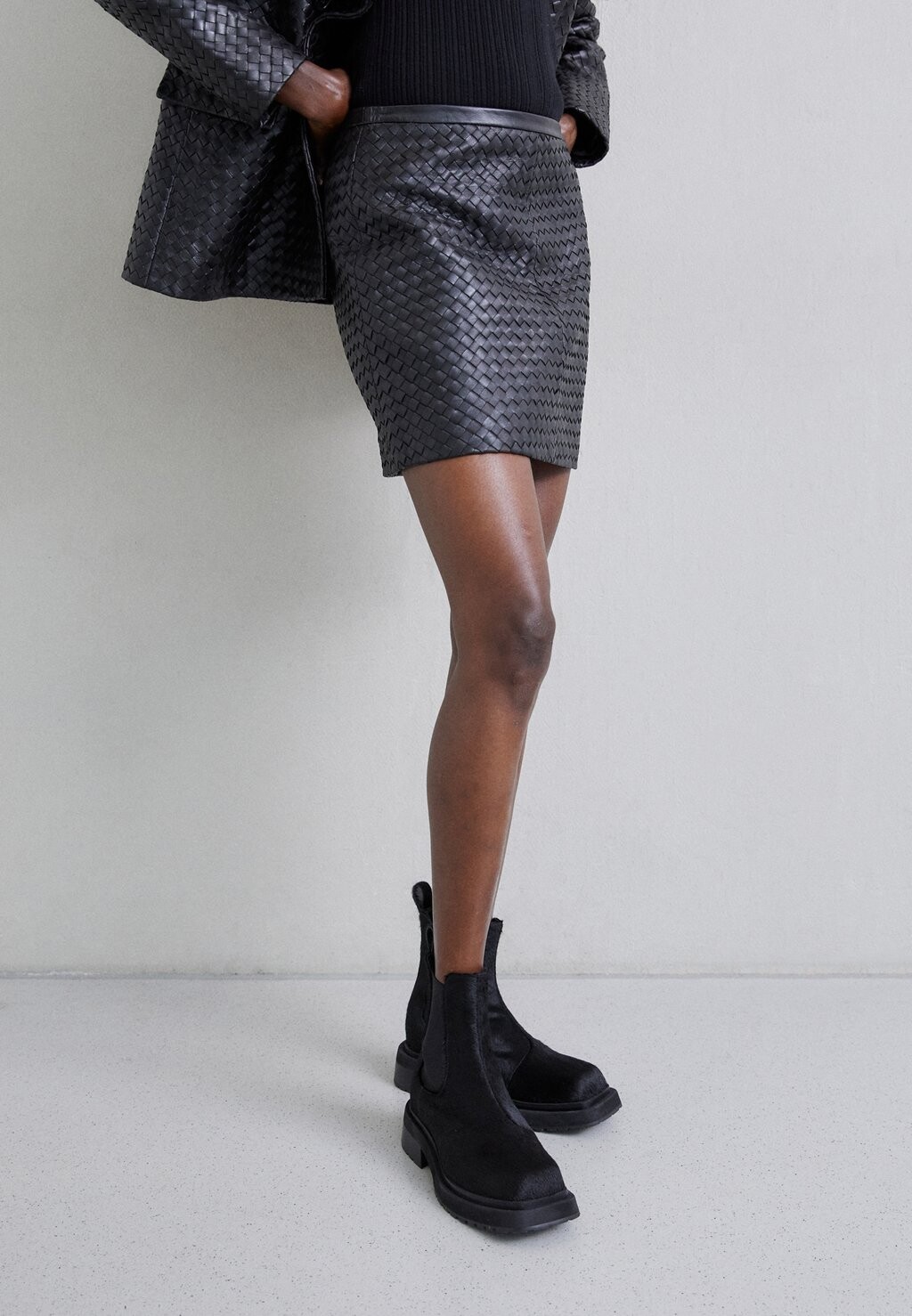 

Мини-юбка Blanca Skirt STUDIO ID, цвет option in black
