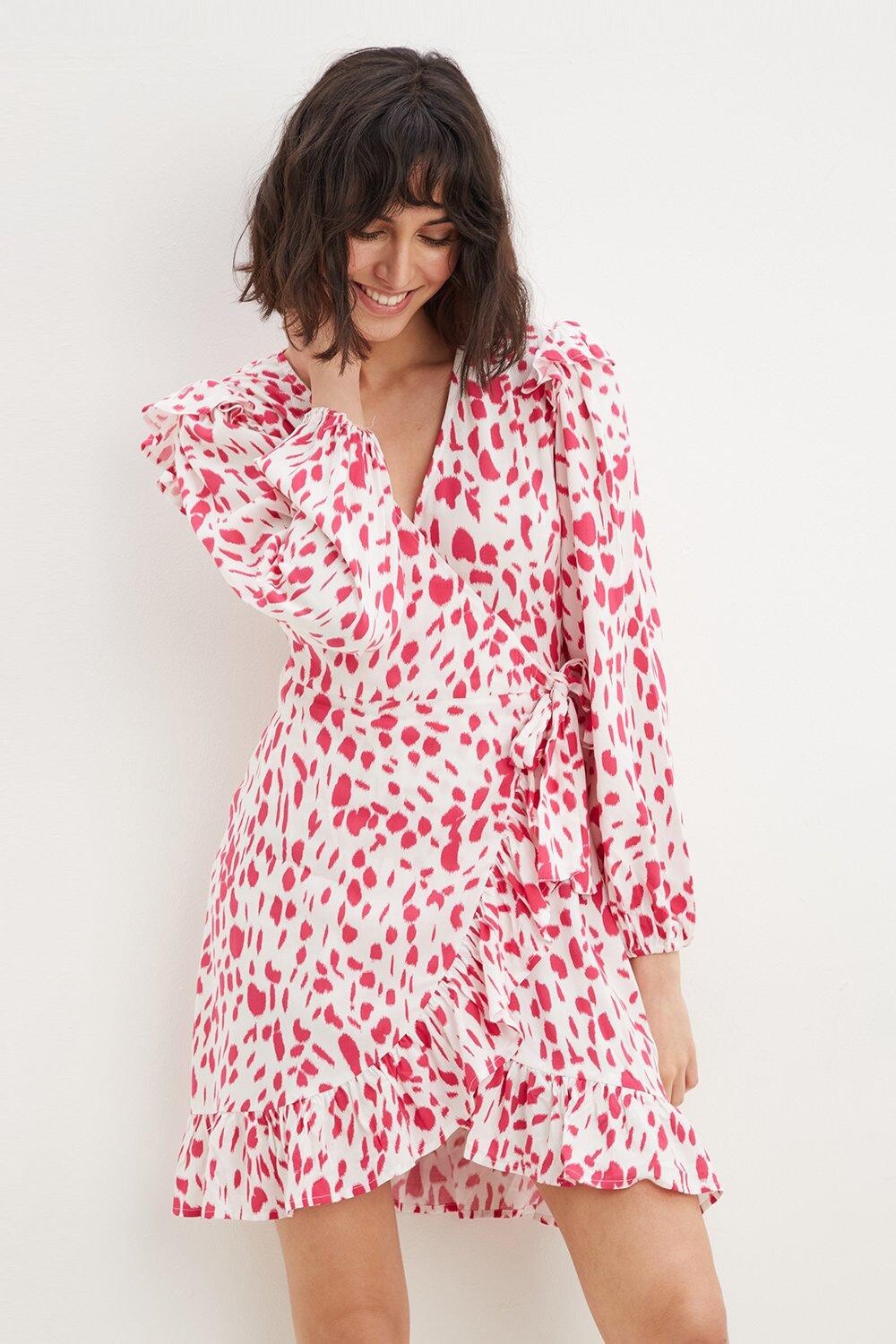 

Мини-платье с высокой принтом и оборкой на запахе Dorothy Perkins, мультиколор