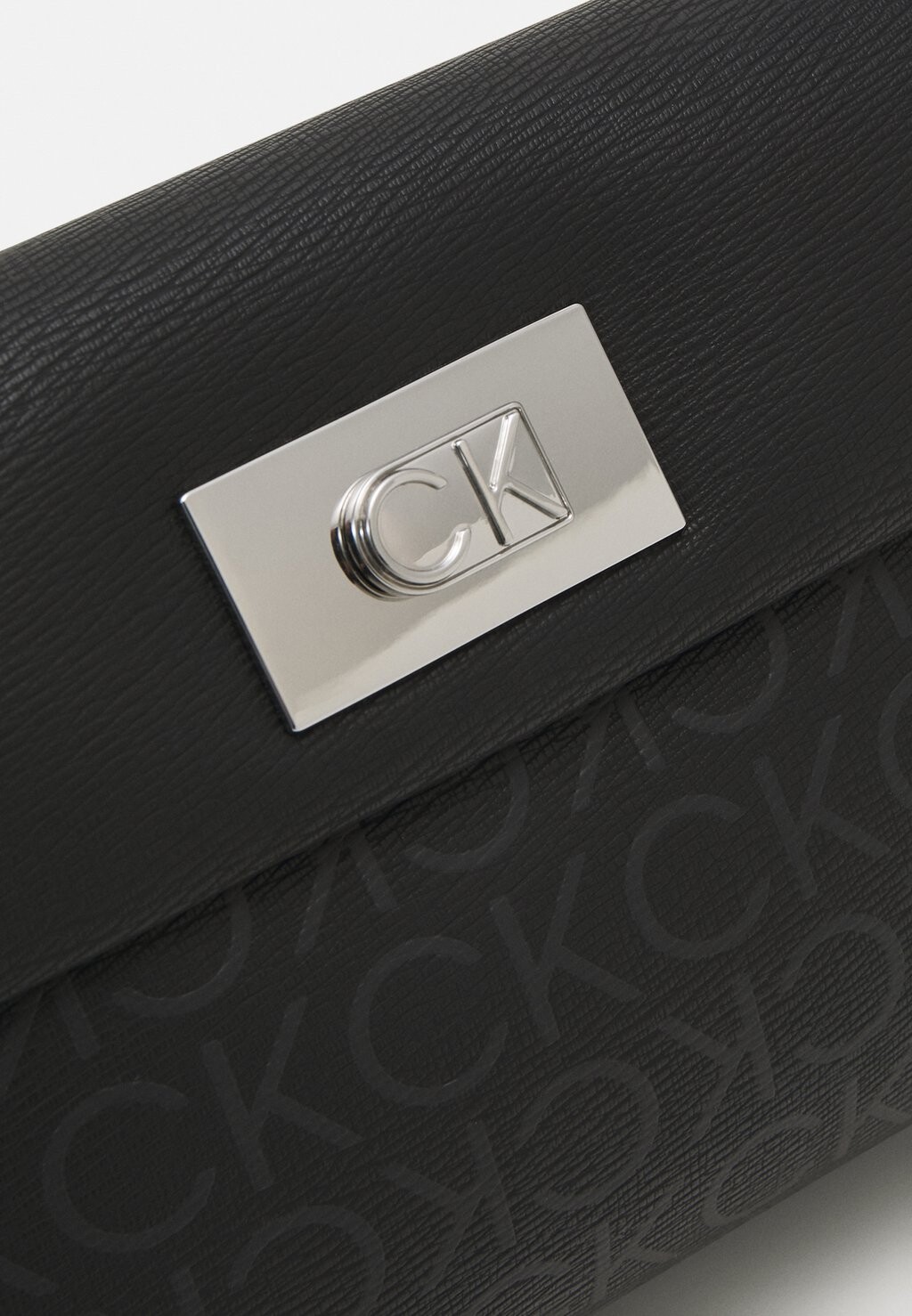 

Сумка через плечо Push Crossbody Calvin Klein, черная