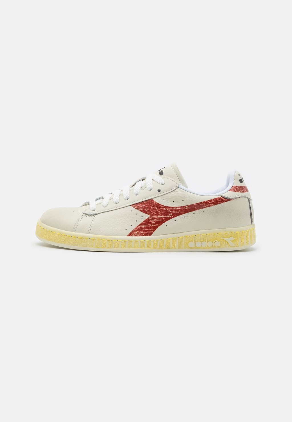 

Кроссовки Diadora