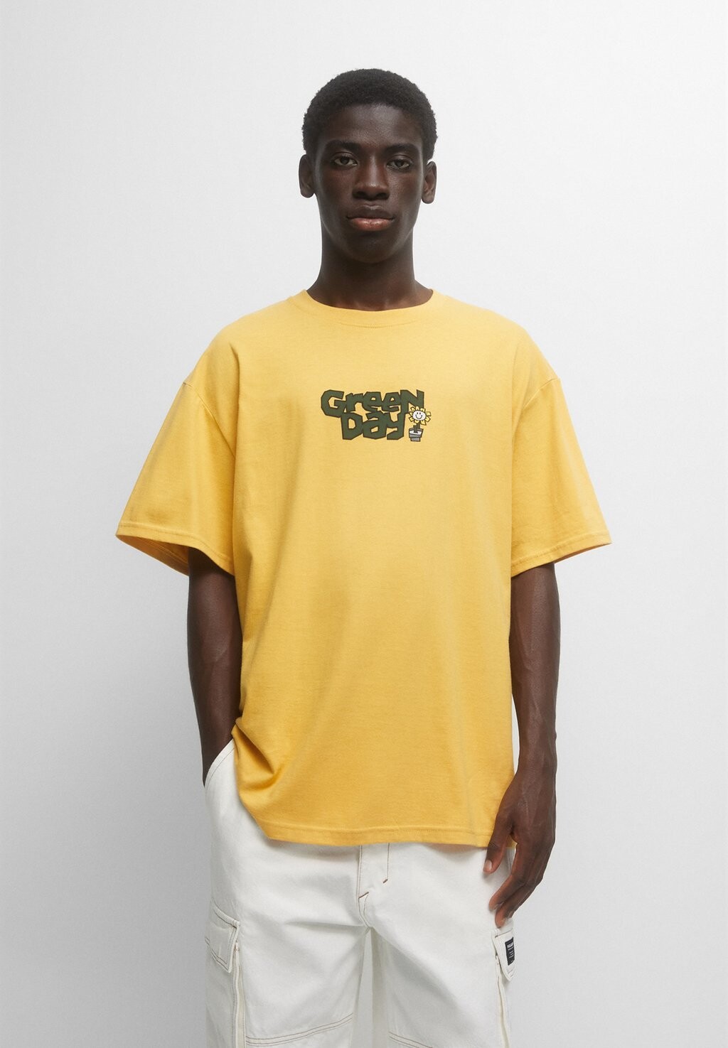 

Футболка с принтом PULL&BEAR, желтый