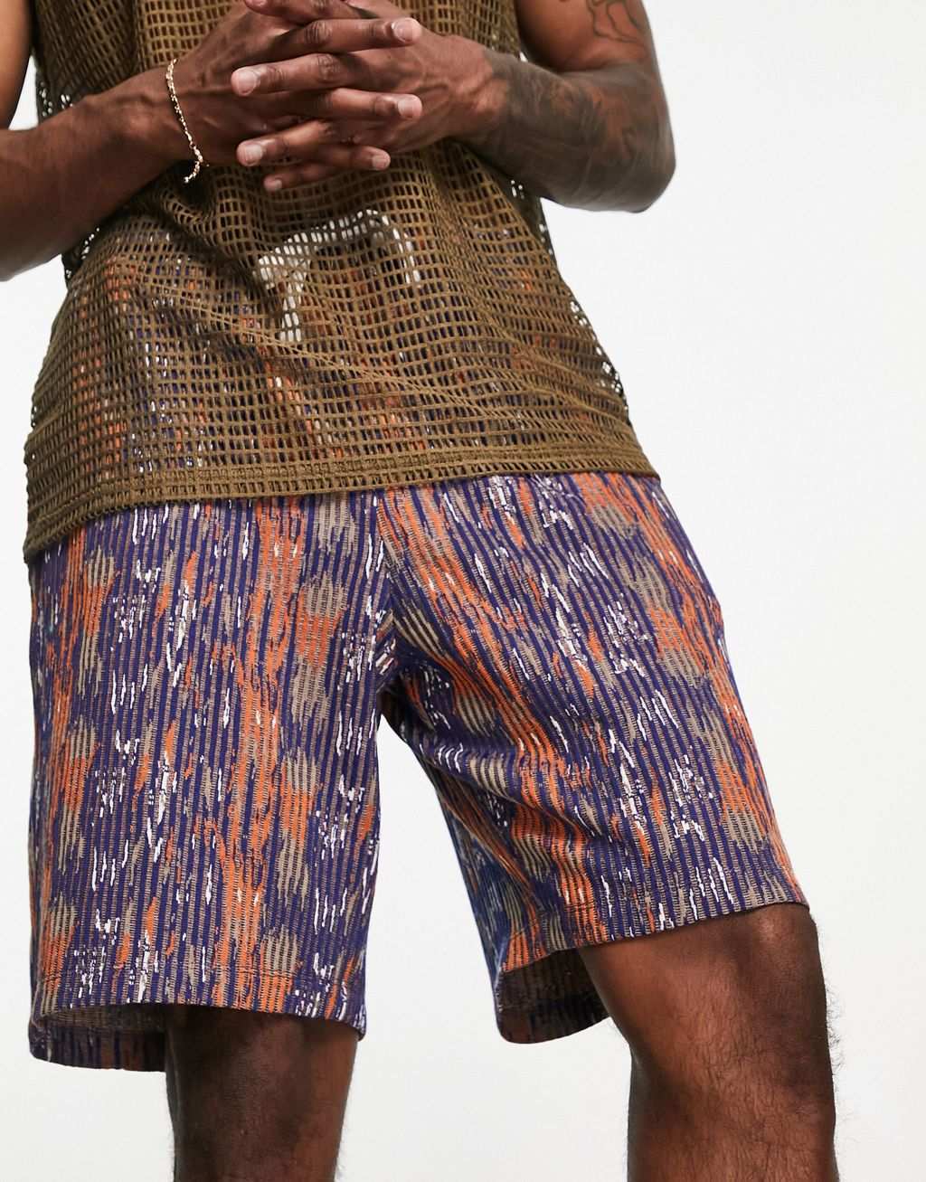 Текстурированные шорты оверсайз с разноцветными принтами ASOS DESIGN коричневые шорты оверсайз с принтами asos