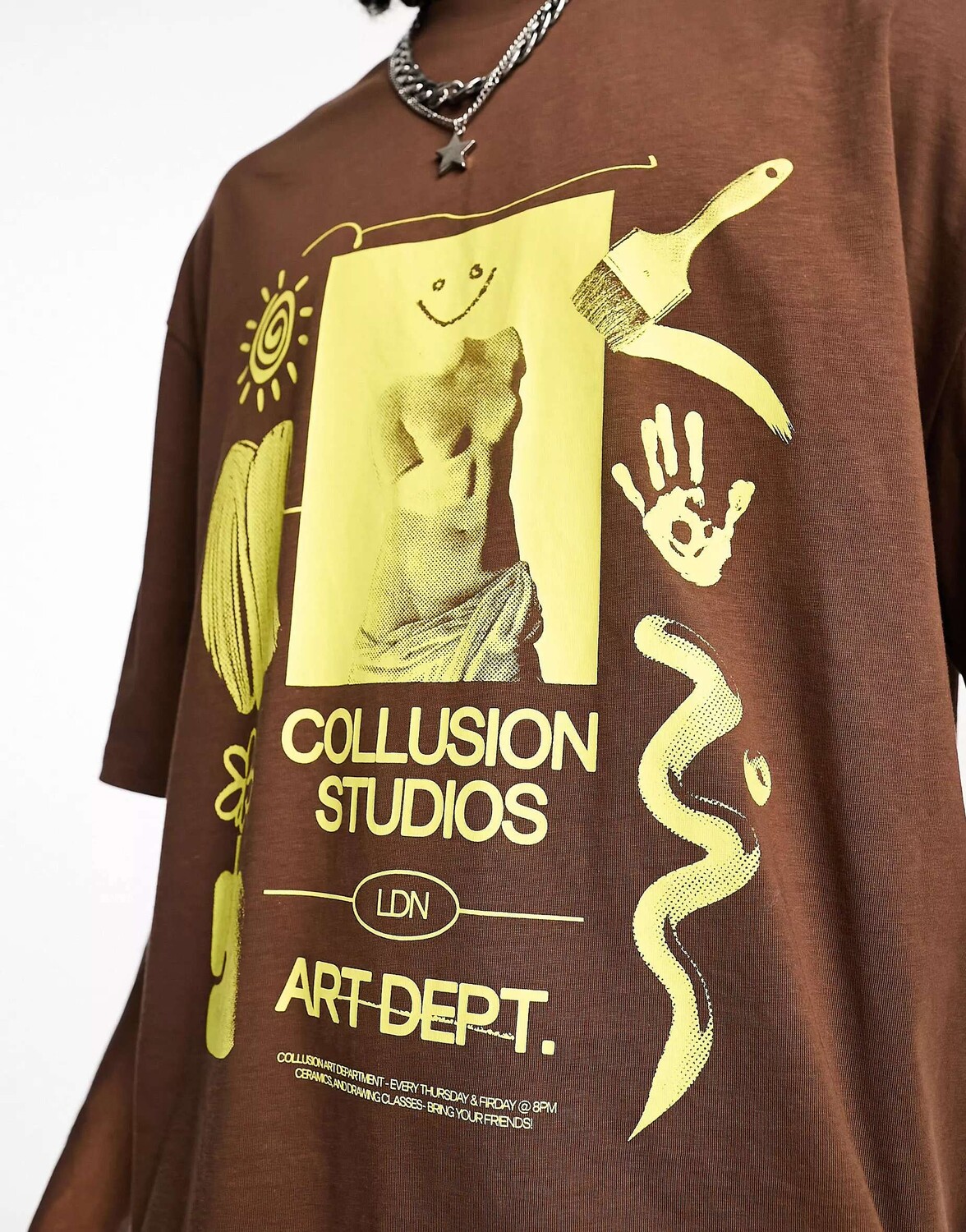 

Коричневая футболка с принтом спереди COLLUSION art dept, Коричневый