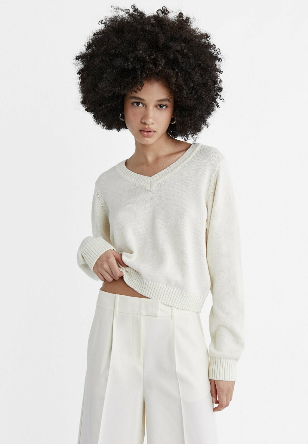 

Вязаный свитер Stradivarius, цвет white
