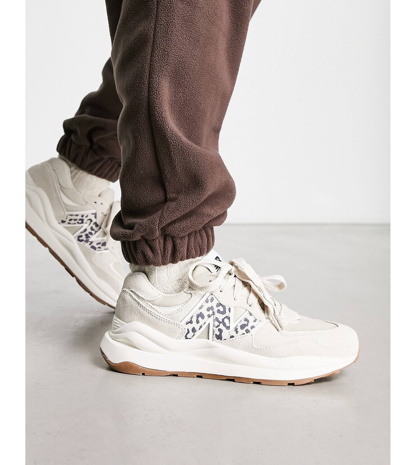 

Овсяные кроссовки New Balance 5740 с леопардовым принтом, Коричневый