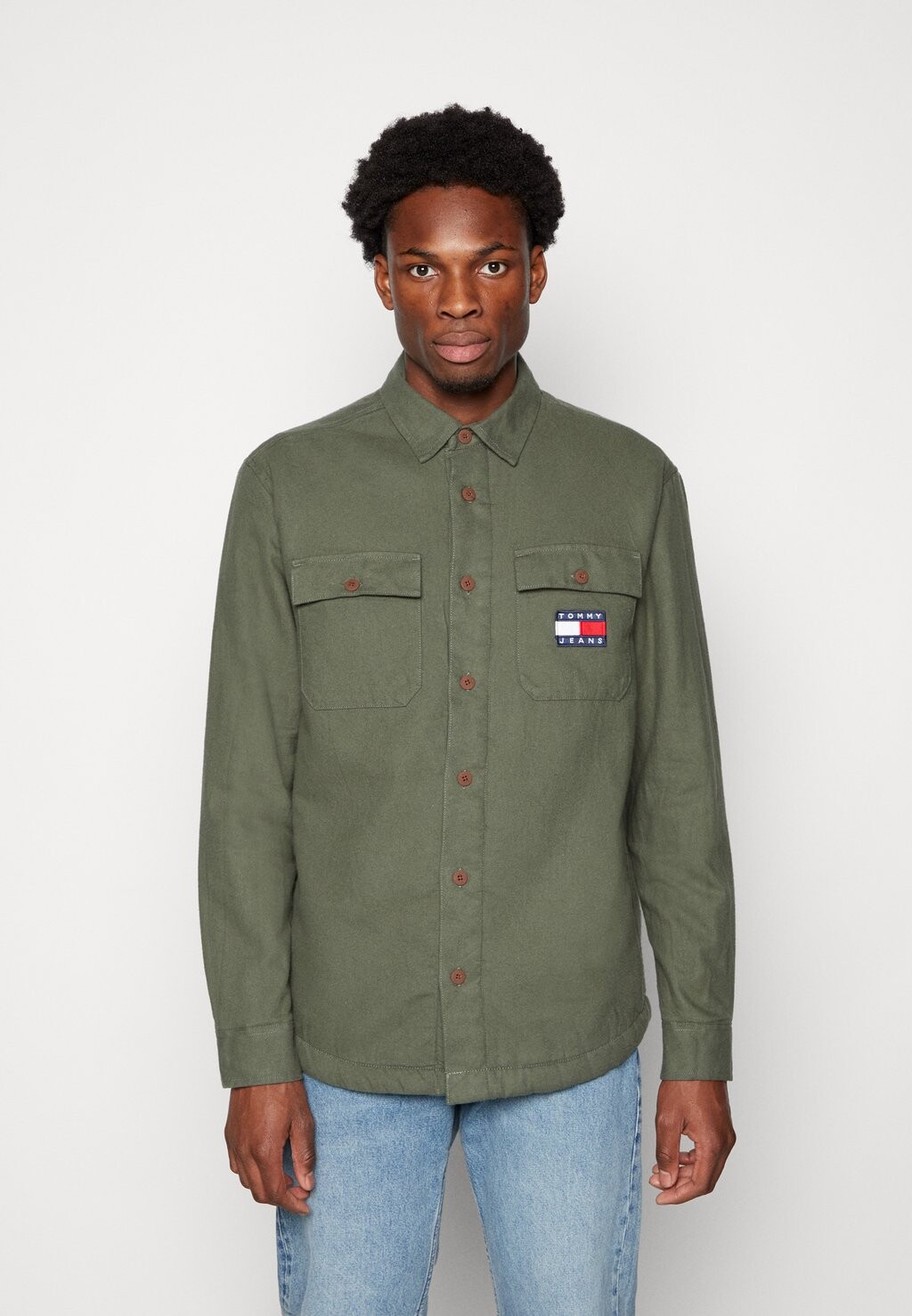 

Демисезонная куртка Tommy Jeans, оливковый