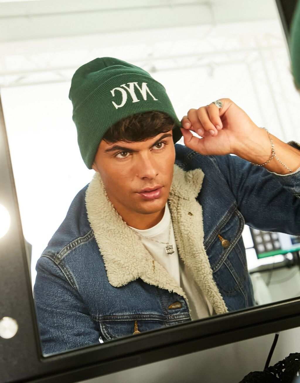 

Зеленая университетская шапка Jack & Jones