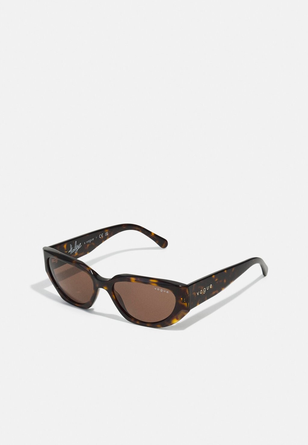 

Солнцезащитные очки VOGUE Eyewear