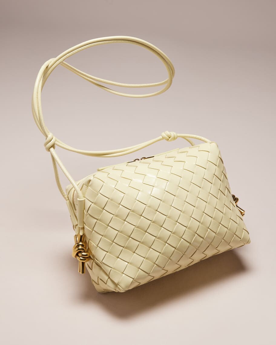 

Плетеная кожаная сумка через плечо с петлей и узлом Bottega Veneta