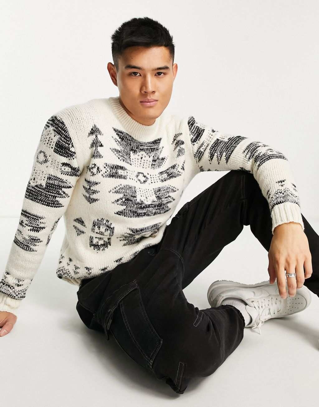 

Бежевый вязаный джемпер с рисунком Pull&Bear