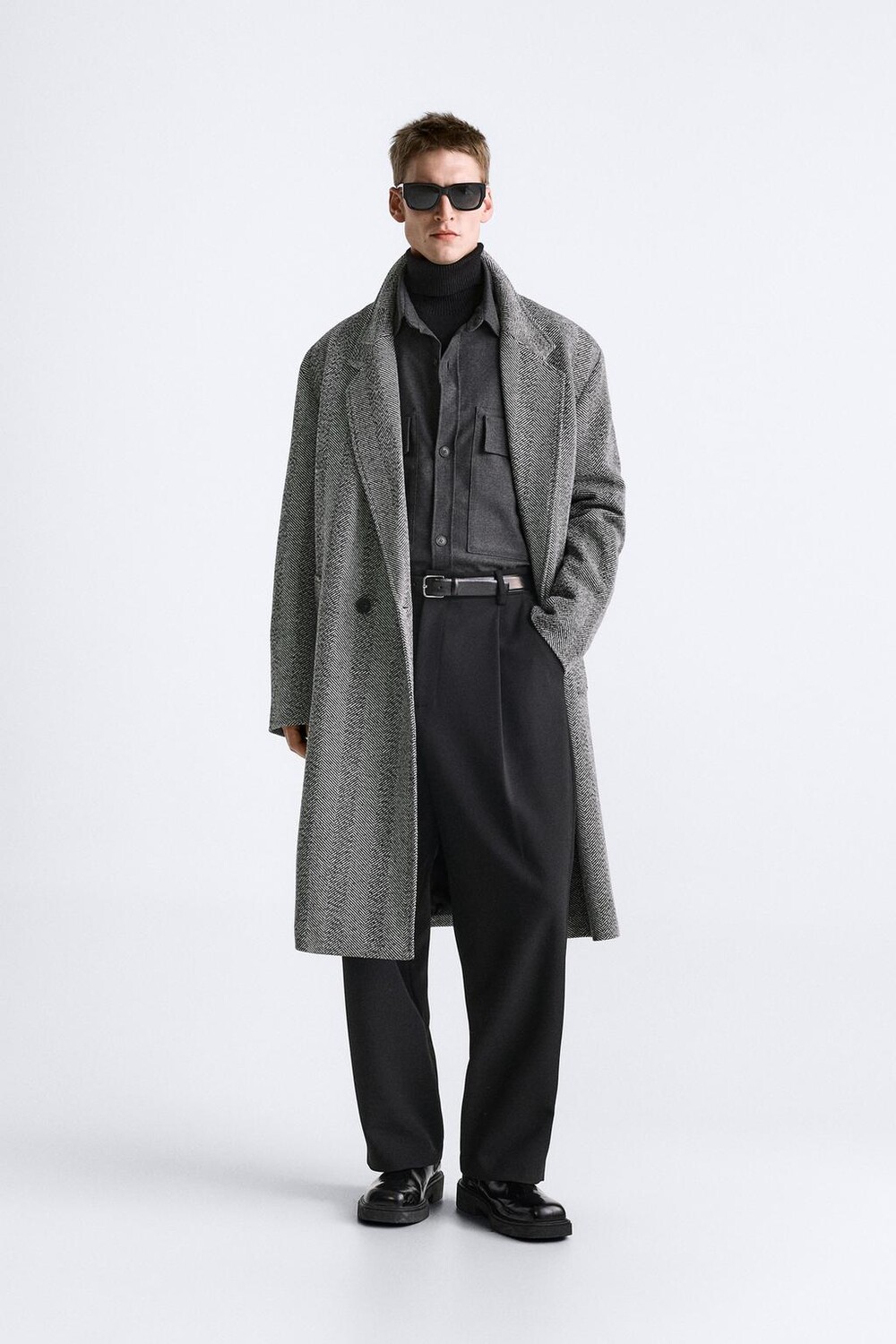 

Двубортное пальто в елочку ZARA, черно-белый, Черный
