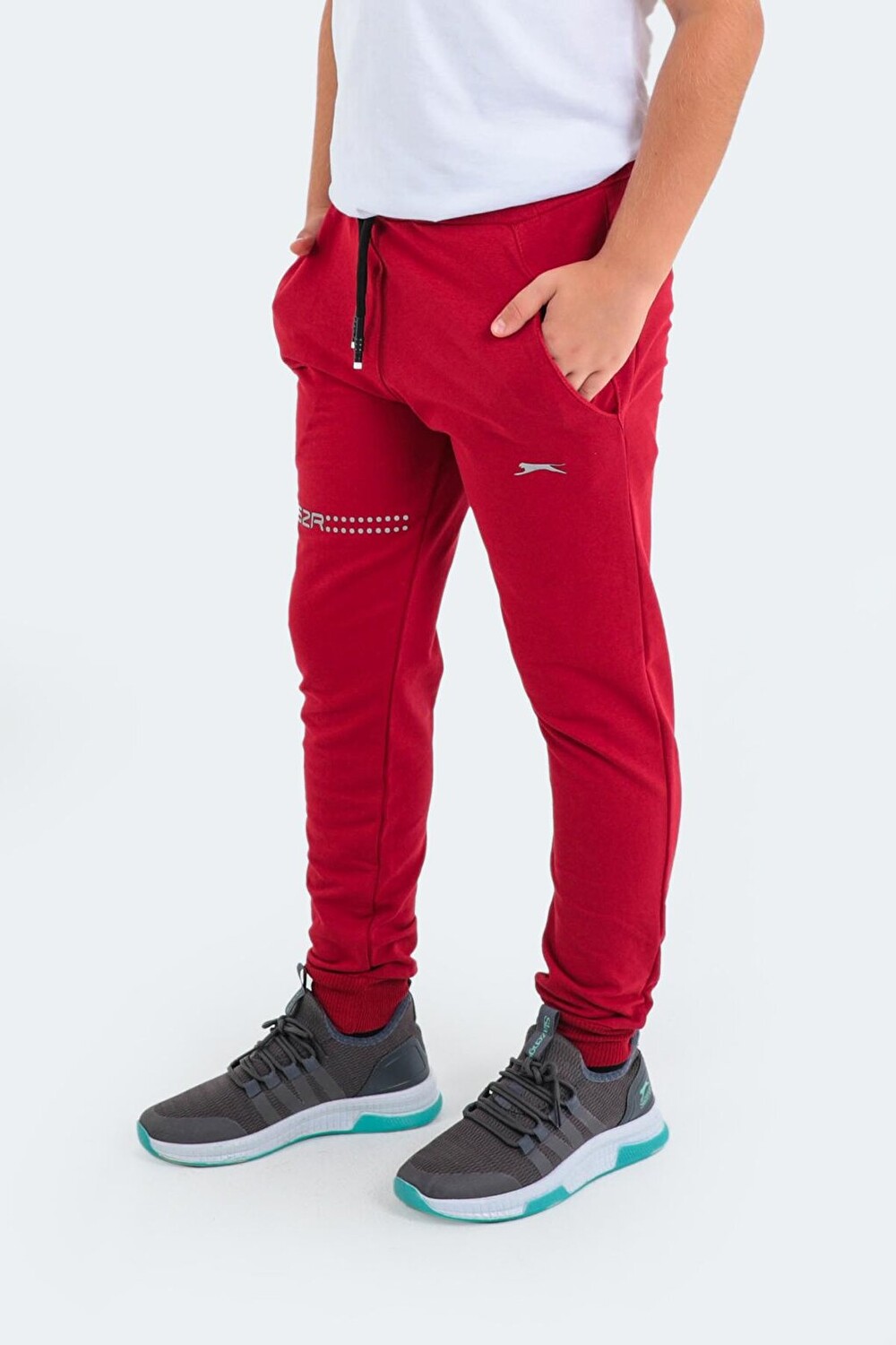 

Детские спортивные штаны унисекс DESTA красные SLAZENGER, Красный