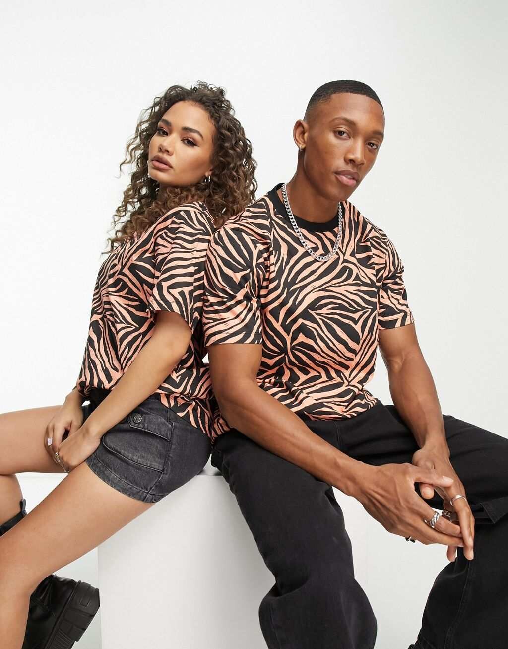 

Футболка унисекс с тигровым принтом ASOS MADE IN KENYA