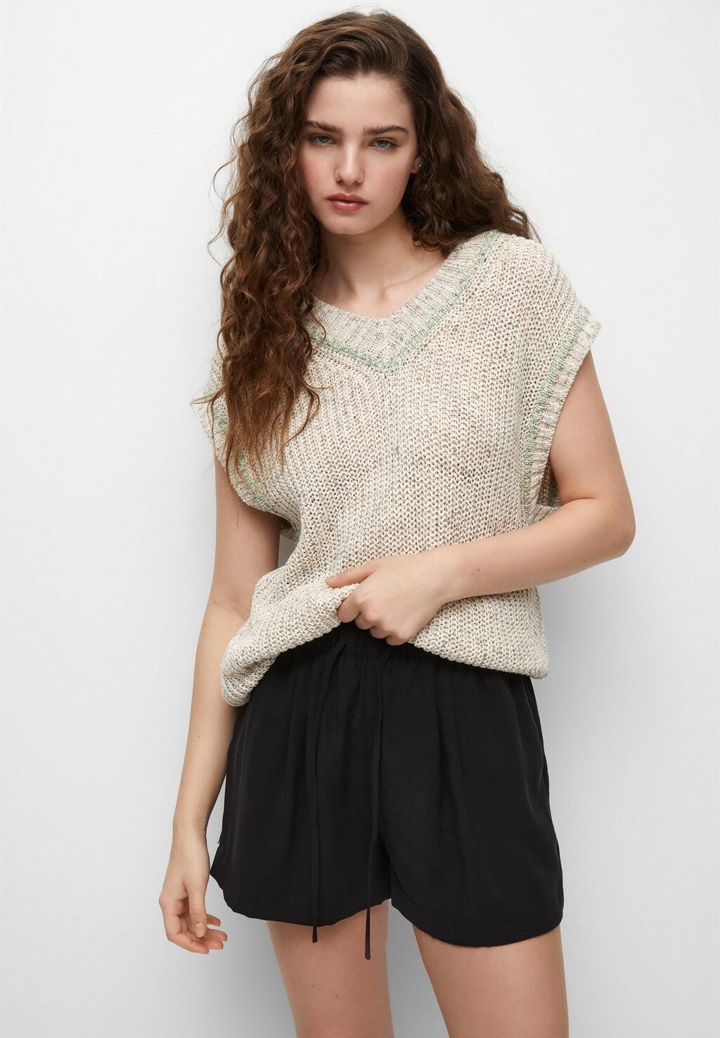 

Шорты PULL&BEAR, черный