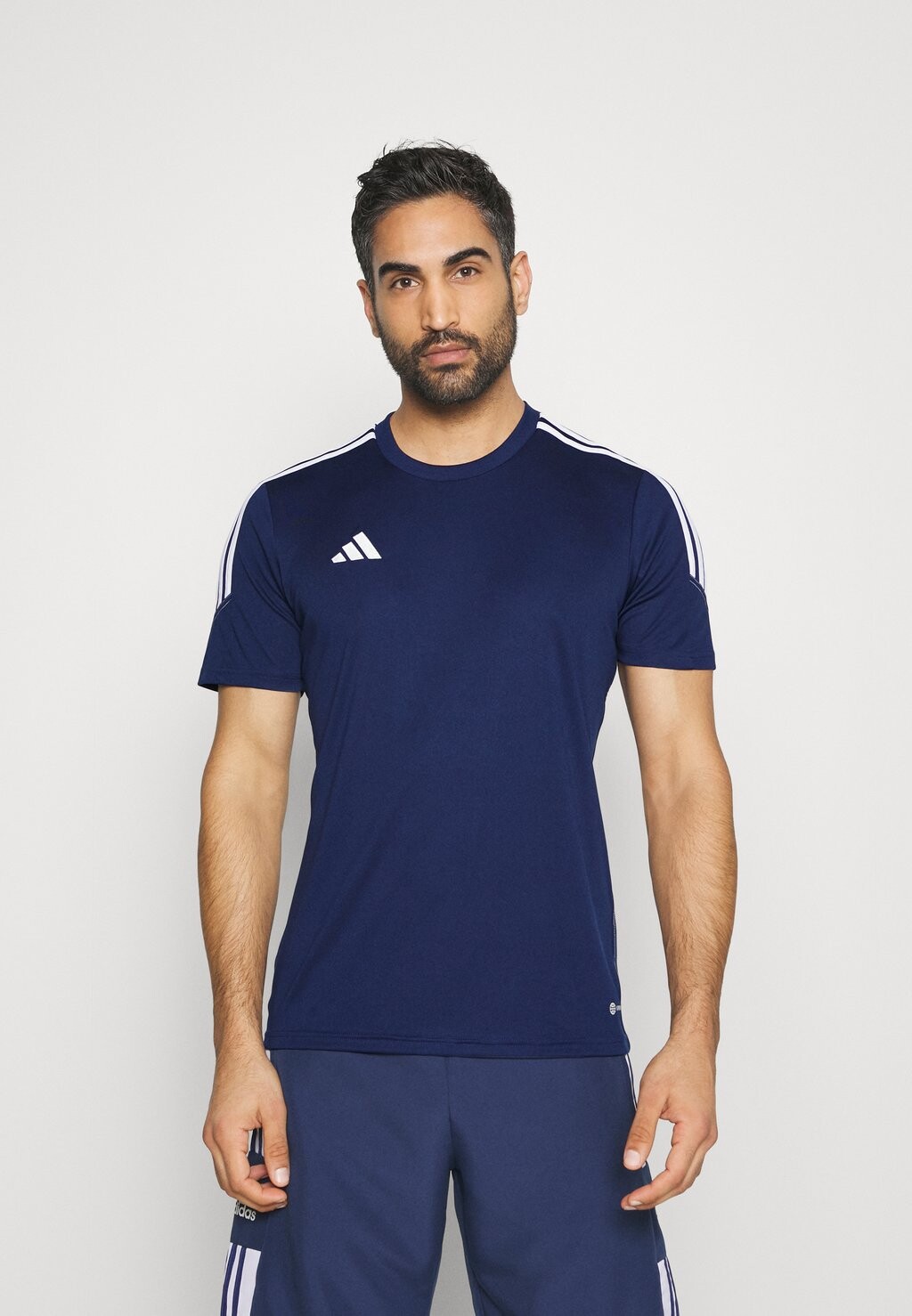 

Футболка Adidas