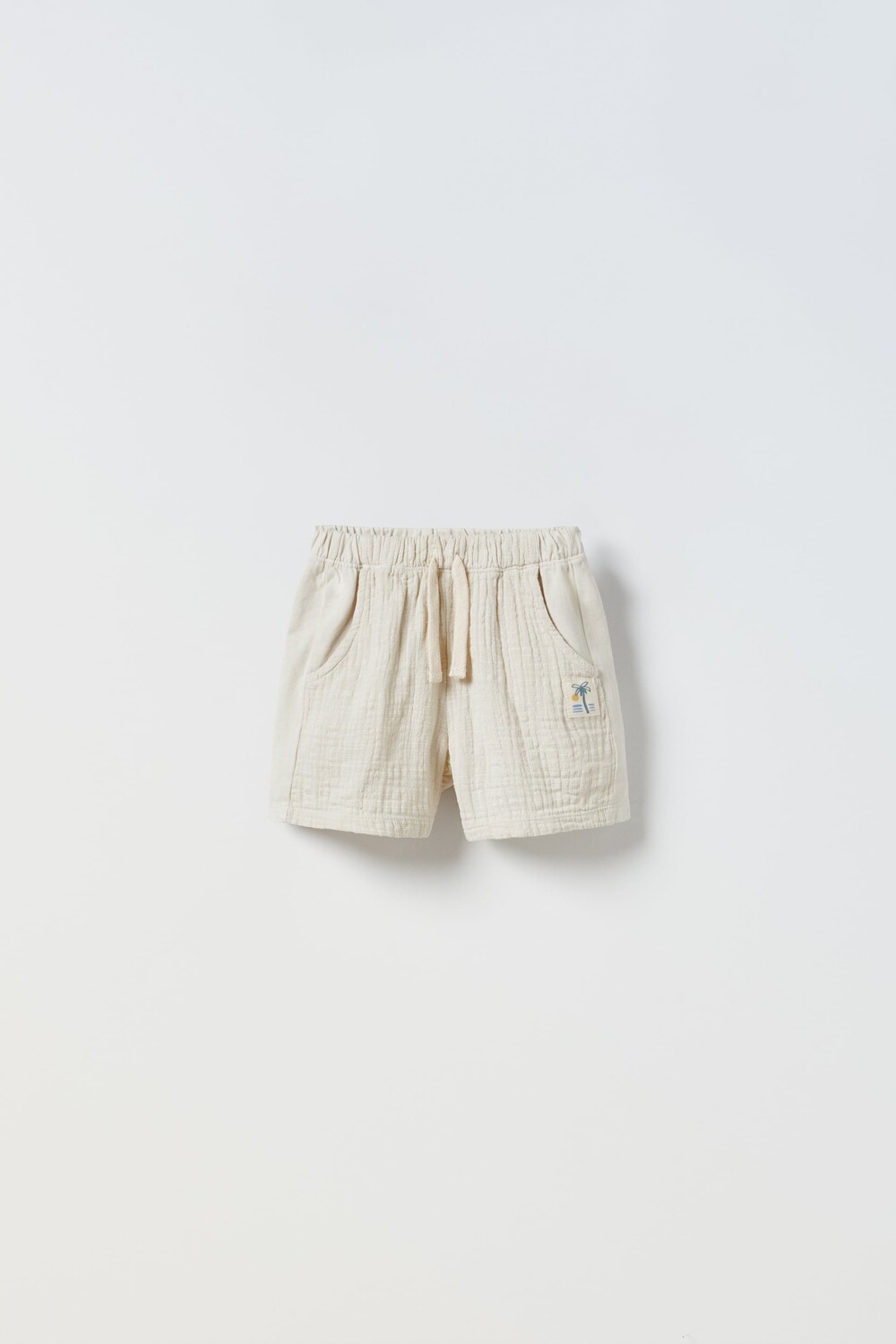 

Текстурные шорты для колледжа Zara, экрю