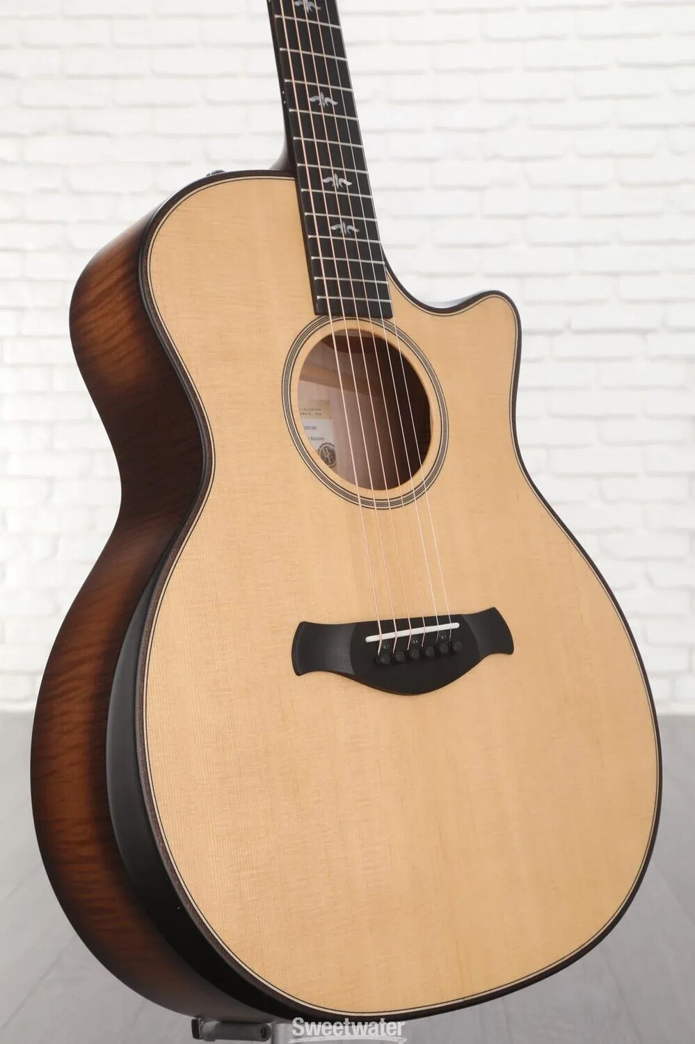 

Taylor 614ce Builder's Edition – натуральный