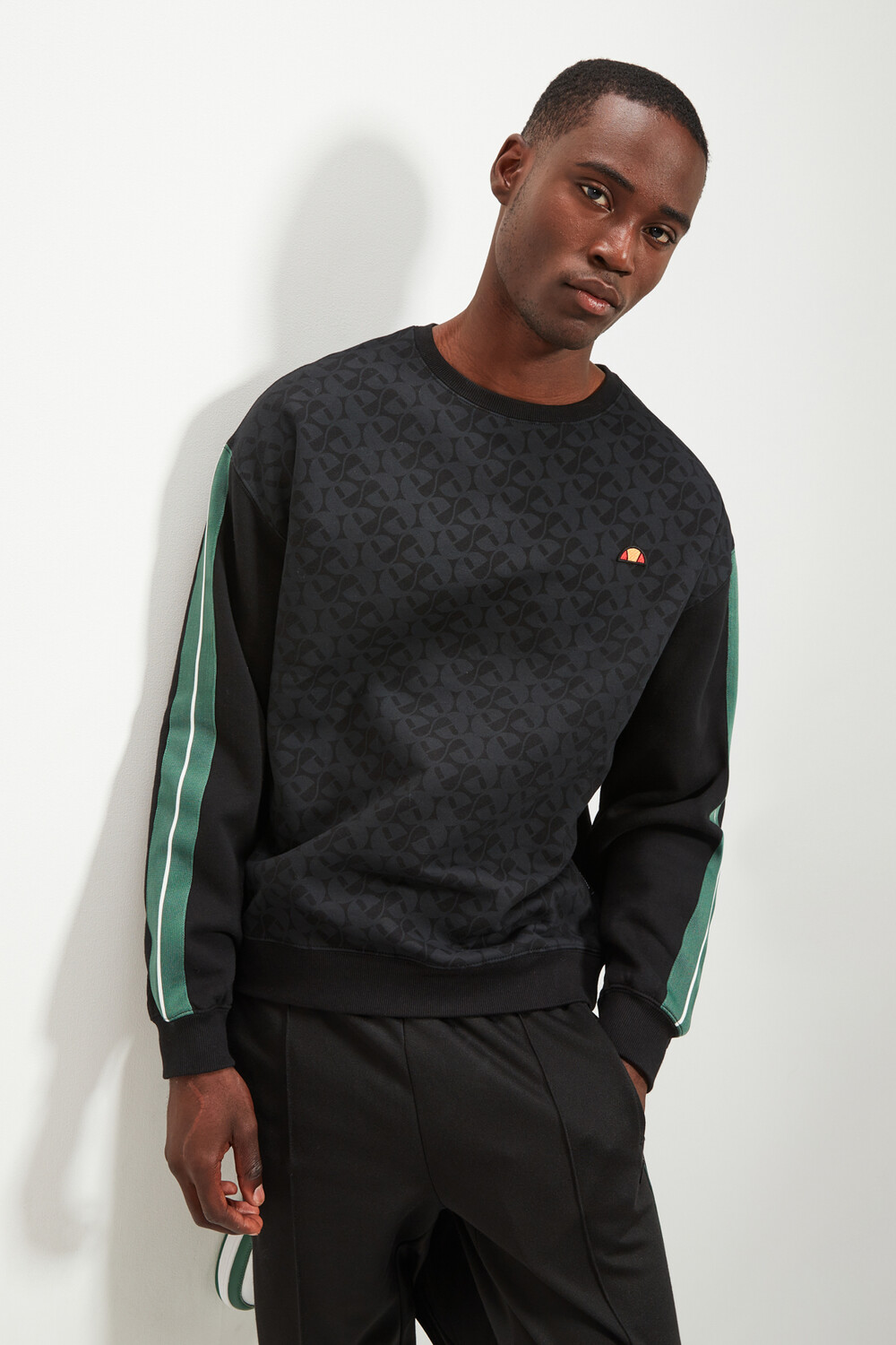 

Толстовка - Черный - Классический крой Ellesse, черный