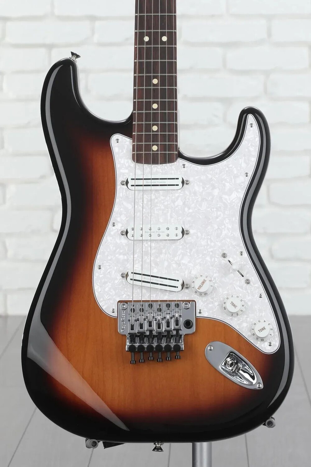 

Fender Dave Murray Stratocaster — Sunburst с накладкой из палисандра