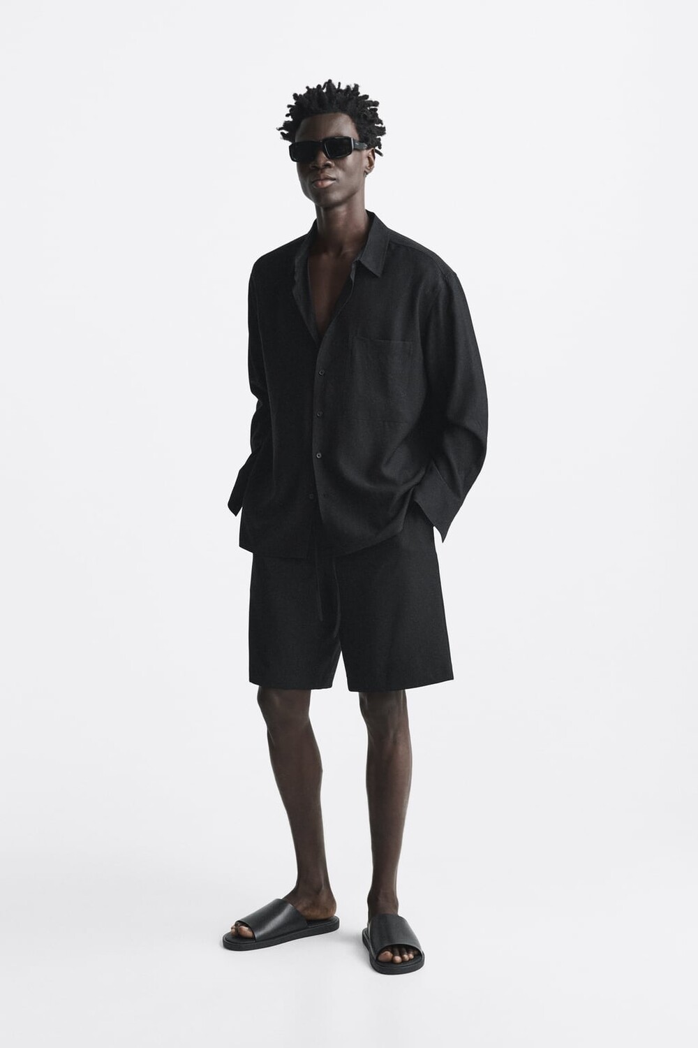 

Комфортные шорты-бермуды ZARA, черный