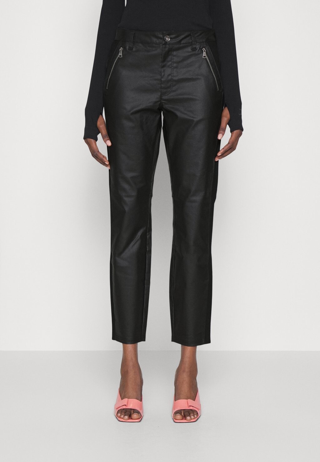 

Брюки DKNY, черный