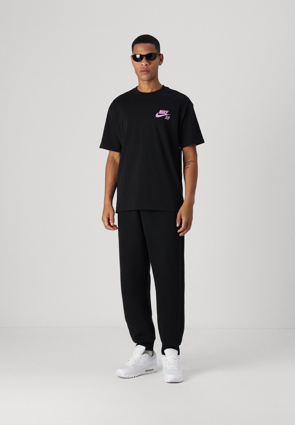 

Футболка с принтом TEE SPIDER Nike SB, черный