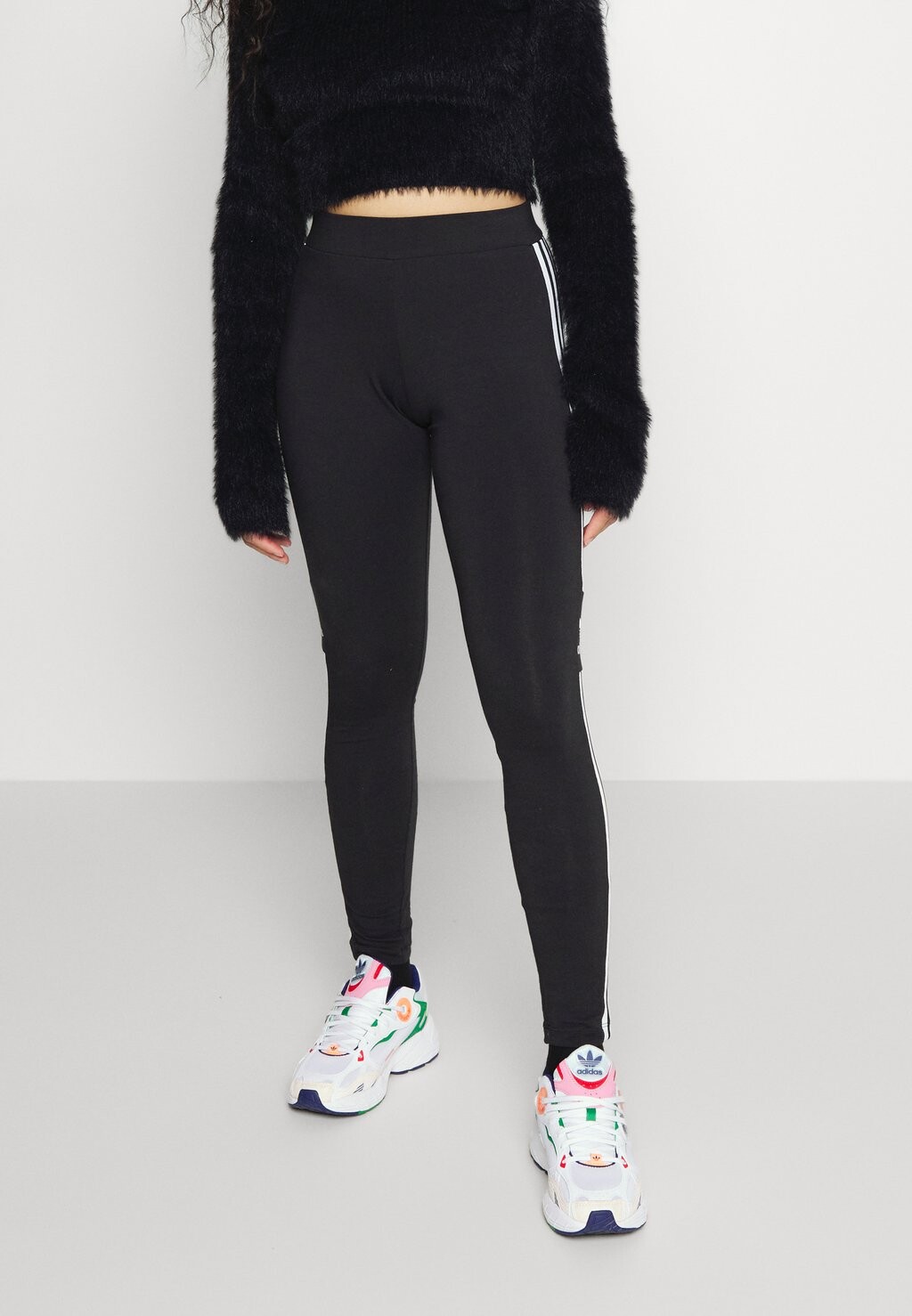 

Леггинсы adidas Originals, черный