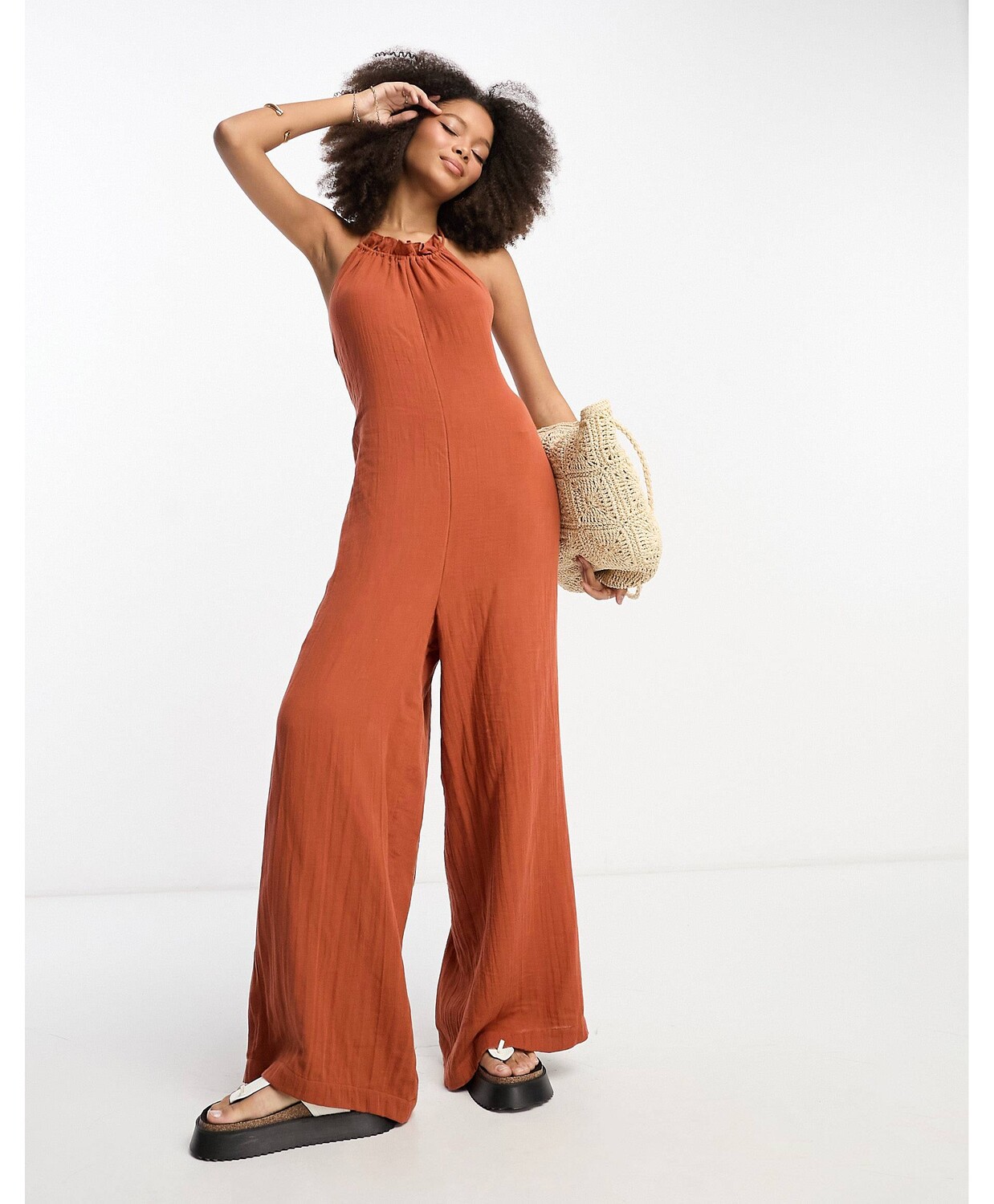 

Ржавый комбинезон с мятыми оборками и широкими штанинами ASOS DESIGN
