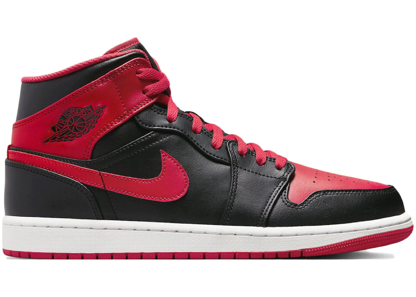 

Кроссовки Nike Air Jordan 1 Mid Alternate Bred (2022), красный / черный