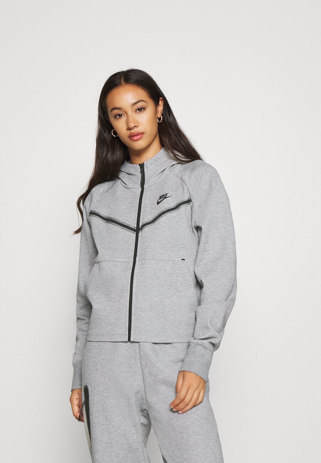 

Толстовка Nike