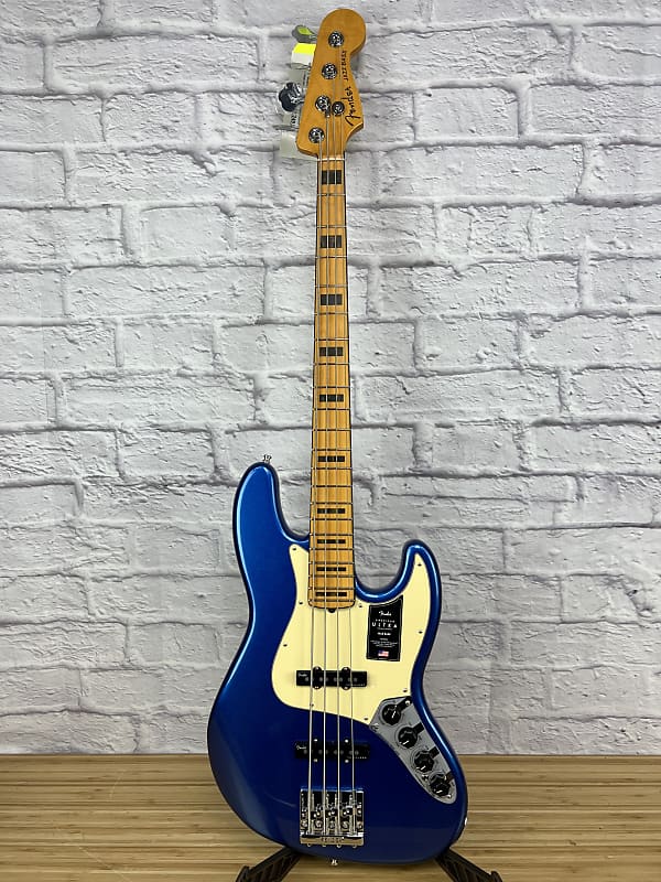 

Басс гитара Fender American Ultra Jazz Bass with Maple Fretboard - Cobra Blue