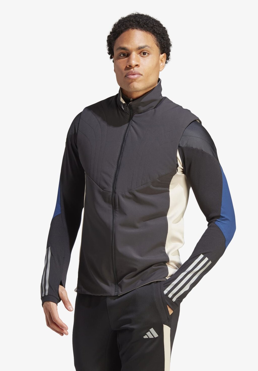 

Спортивная куртка Adidas