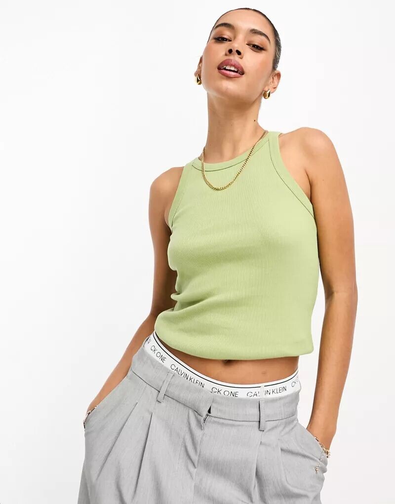 

Зеленая майка с воротником-борцовкой River Island