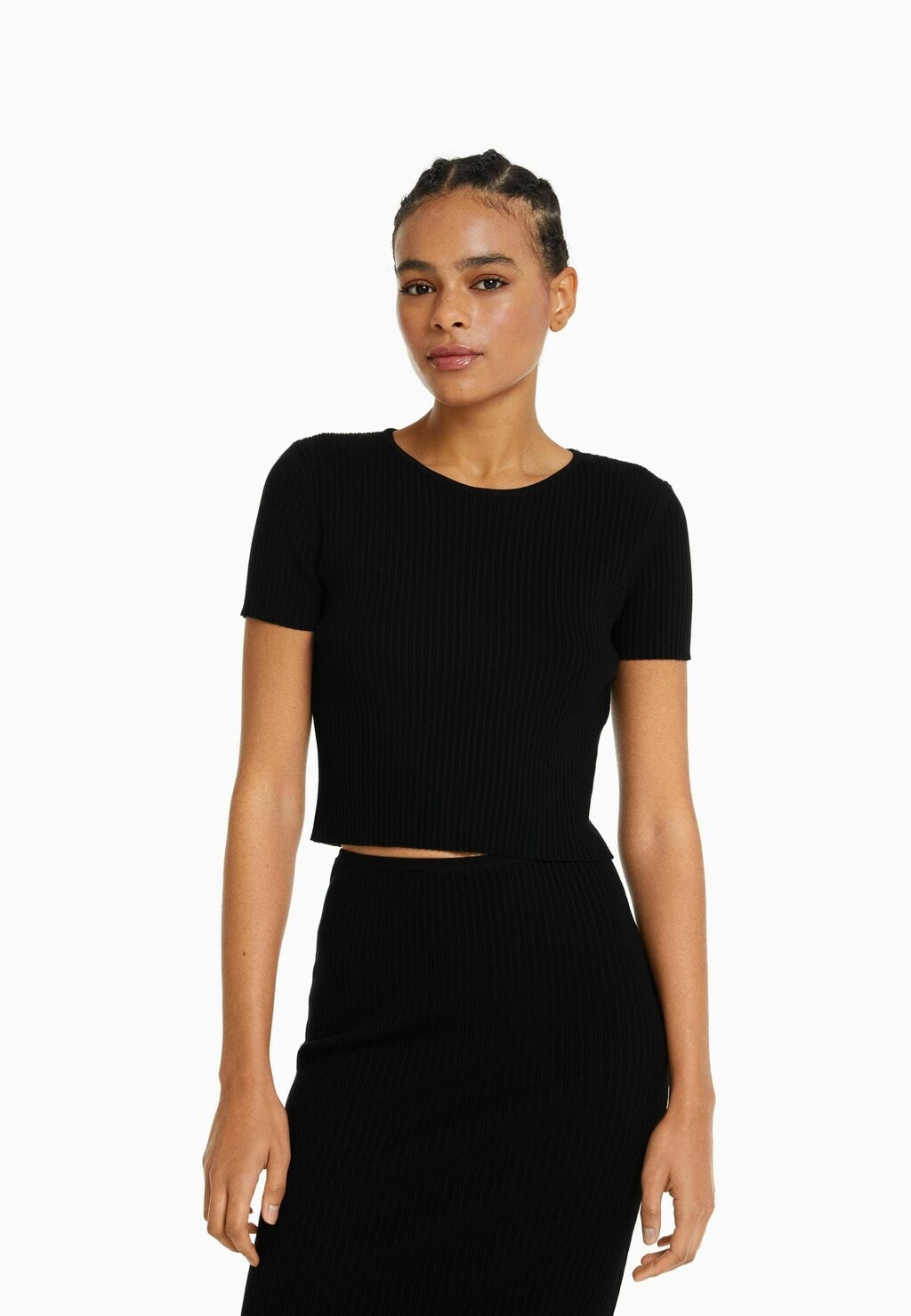 

Базовая футболка Bershka, черный
