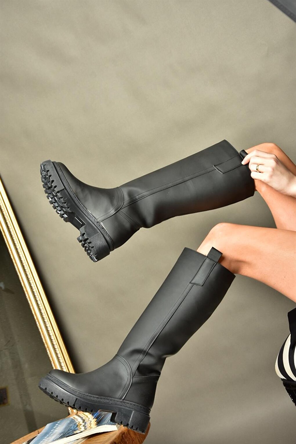 R9732011 Черные женские ботинки Fox Shoes