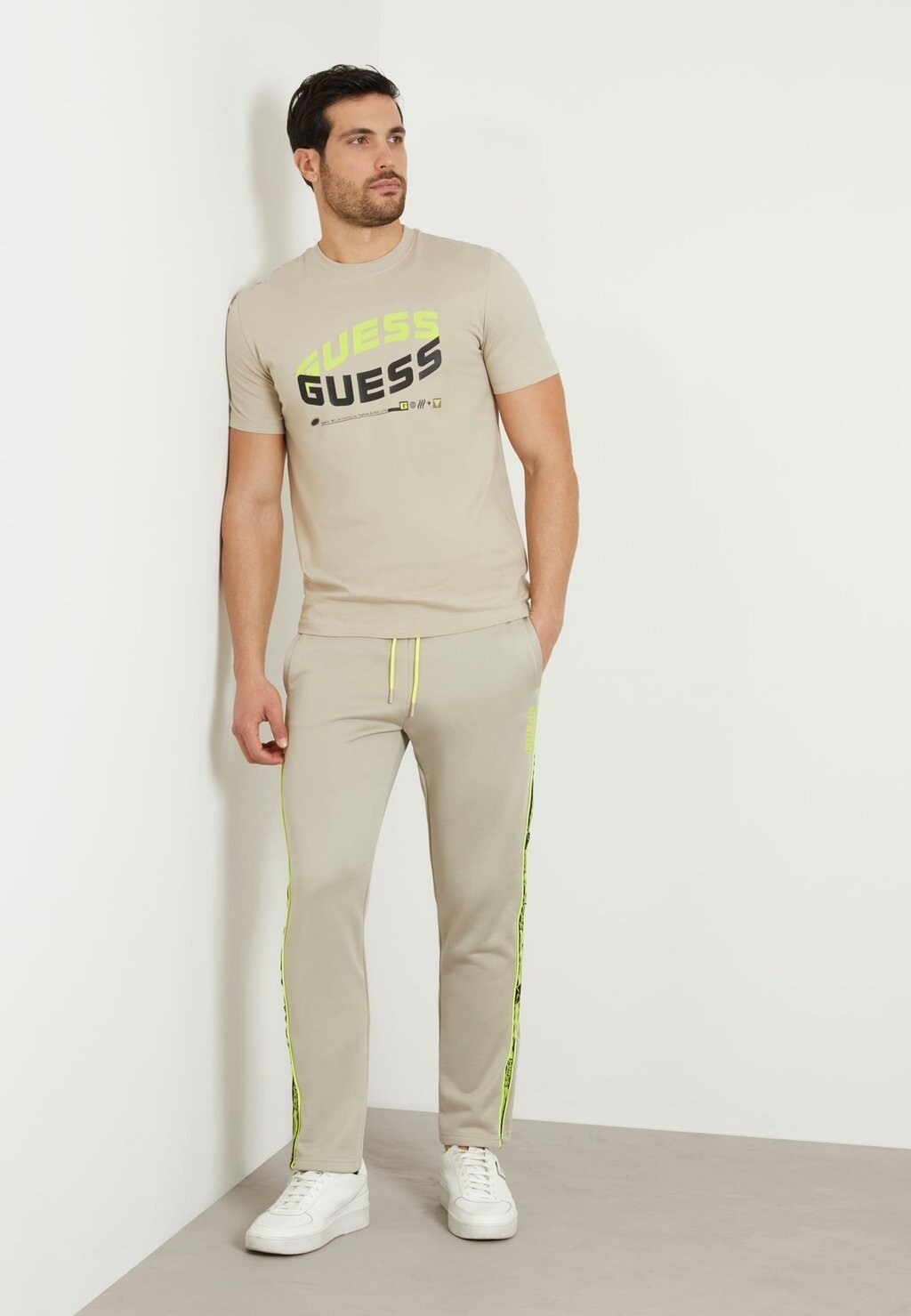 

Футболка с принтом MIT FRONTLOGO Guess, цвет beige