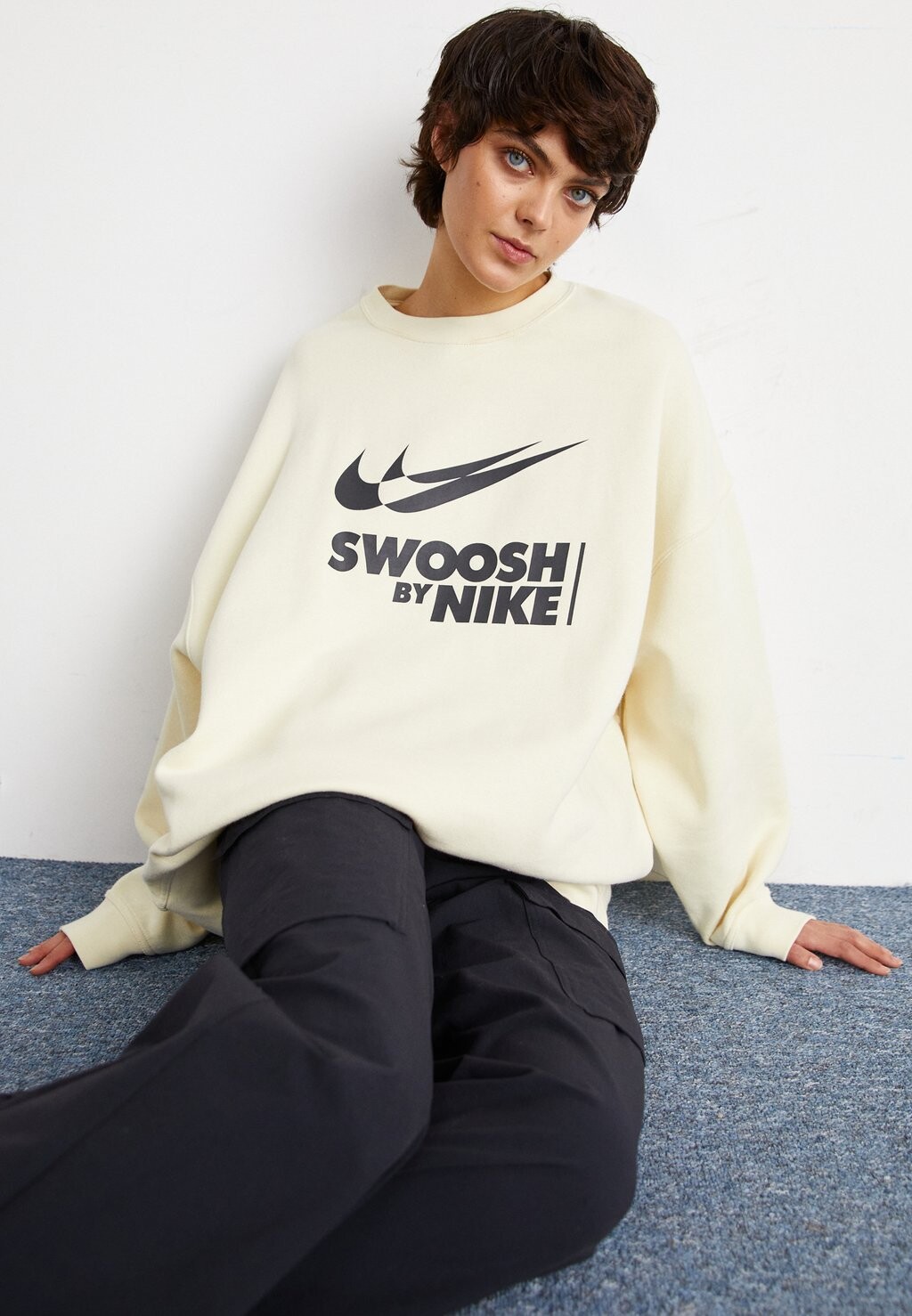 

Толстовка CREW Nike Sportswear, цвет coconut milk