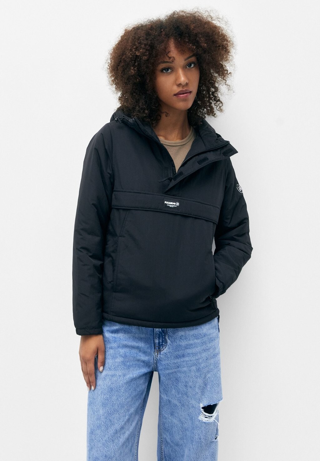 

Демисезонная куртка PULL&BEAR, черный