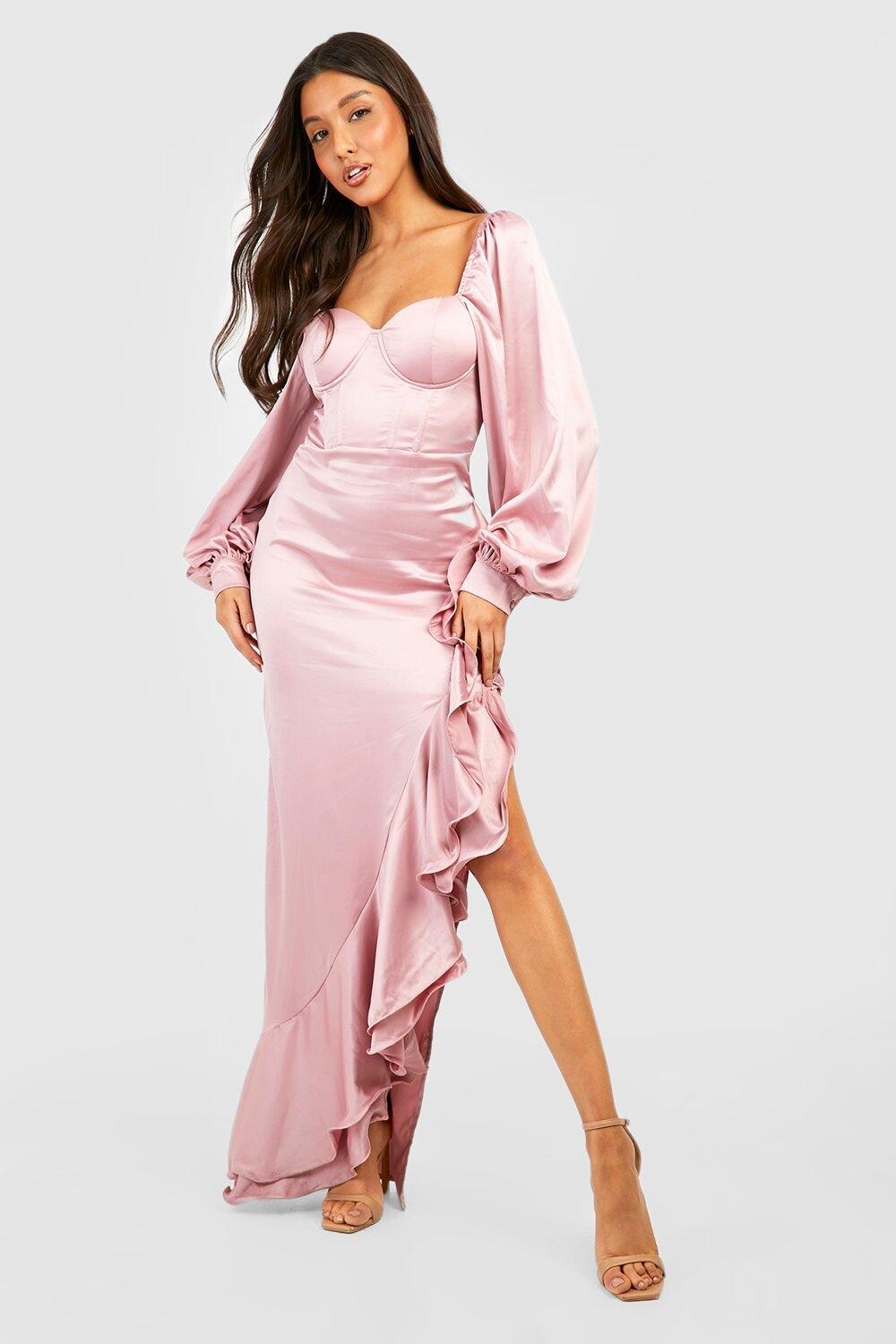 

Платье макси с атласным корсетом с рюшами Boohoo, роза