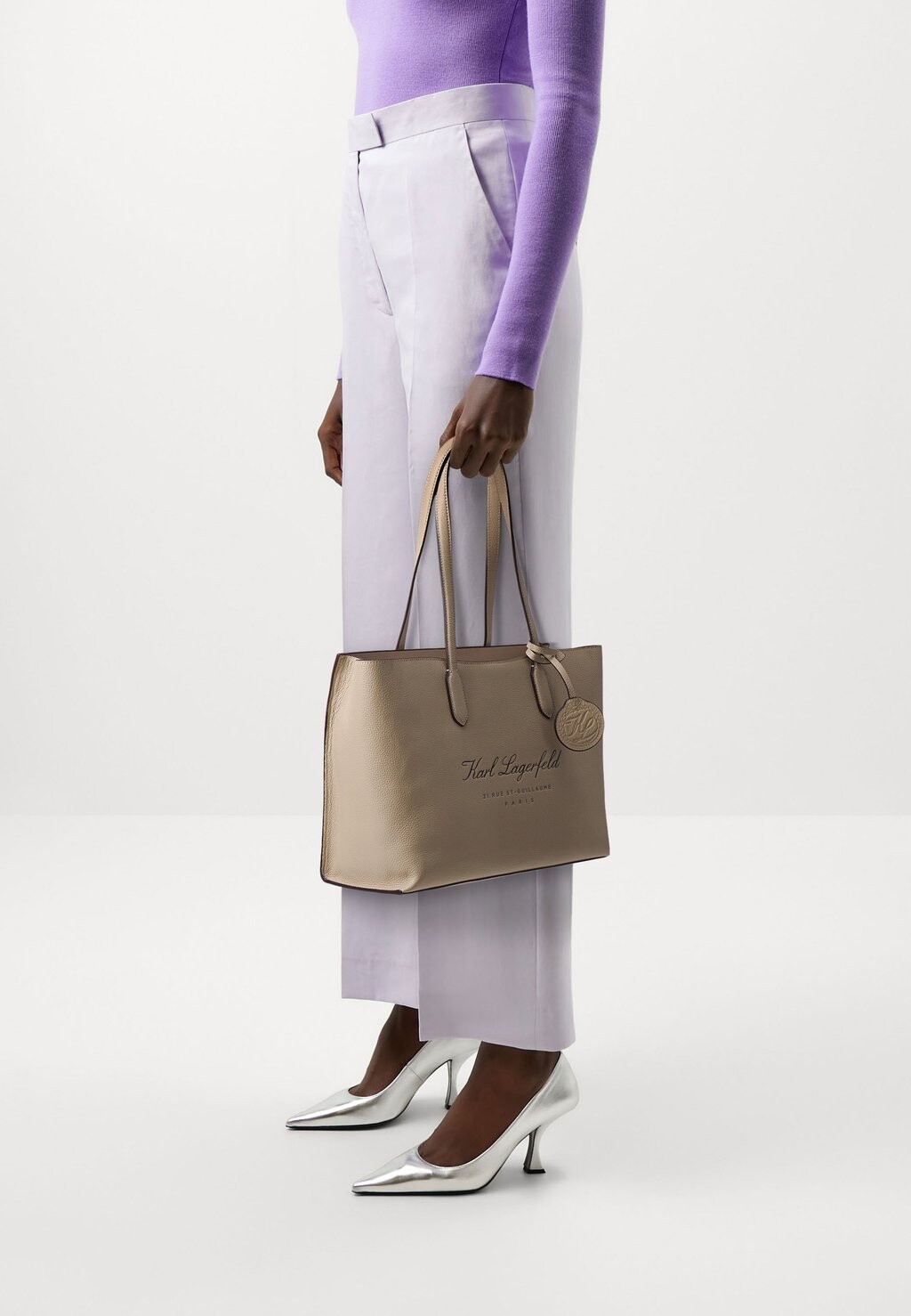 

Сумочка Hotel Karl Tote KARL LAGERFELD, песочный