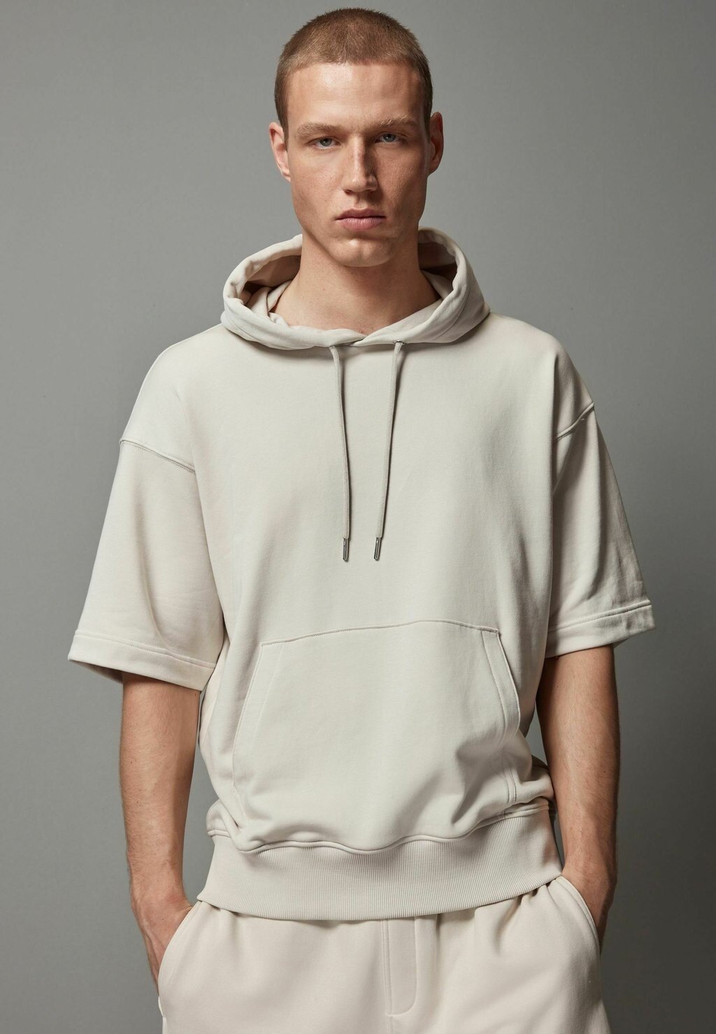 

Футболка с принтом RICH SHORT SLEEVE Next, бежевый