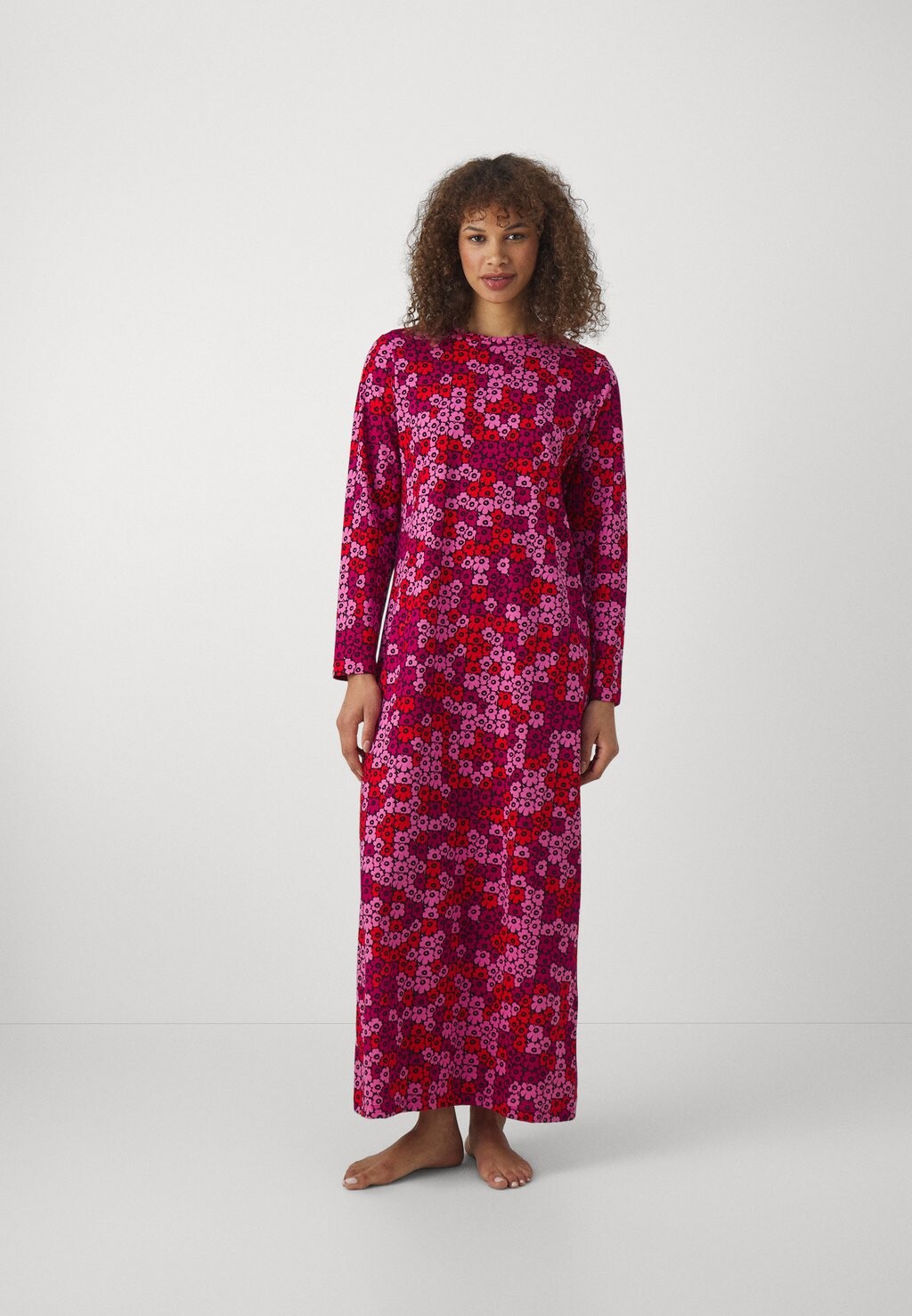 

Ночная рубашка Marimekko LAE PIKKUINEN UNIKKO ПЛАТЬЕ, красный/розовый/черный
