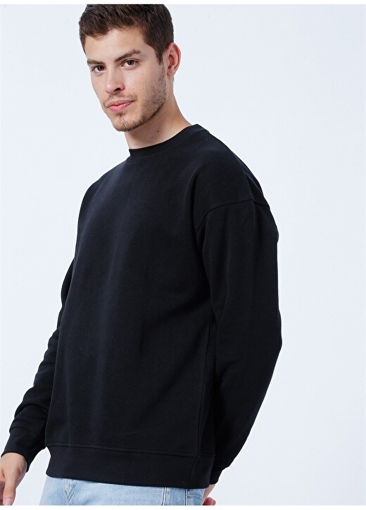 

Черный мужской свитшот с круглым вырезом Jack & Jones