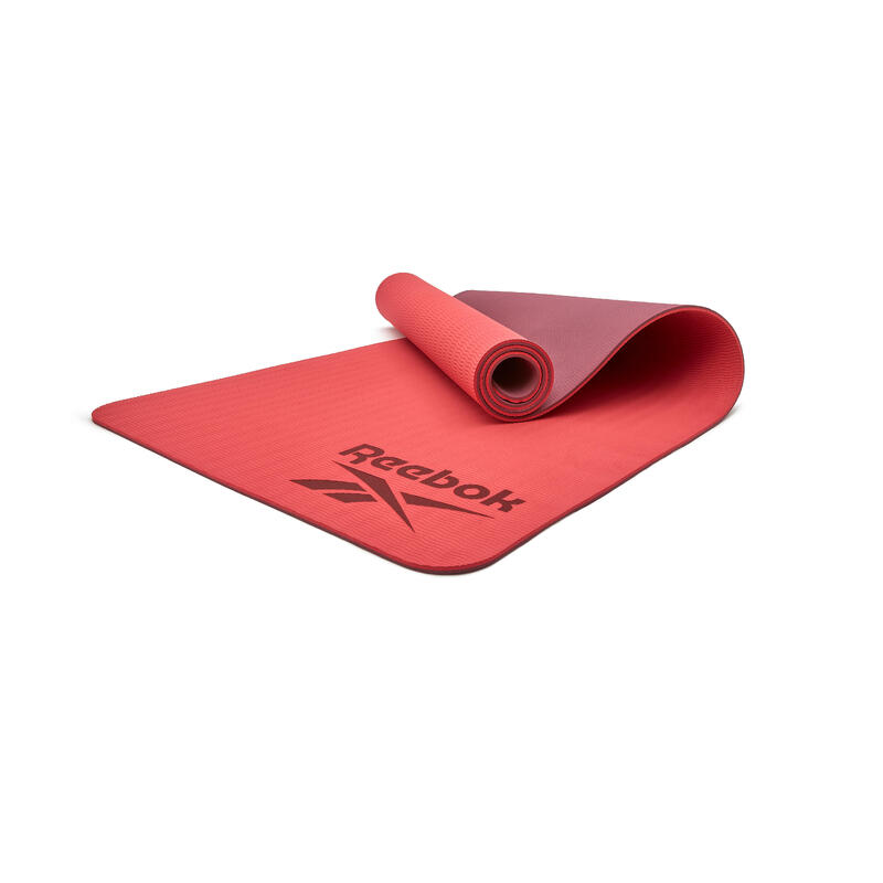 цена Коврик для йоги Reebok, 6 мм, двусторонний, красный