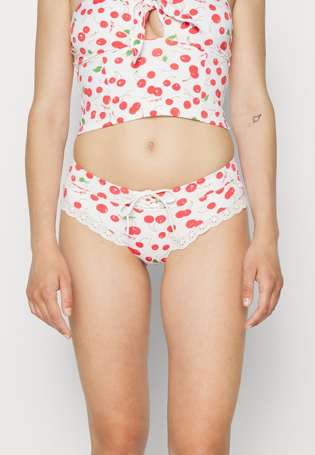 

Плавки бикини Frankies Bikinis, белый/красный