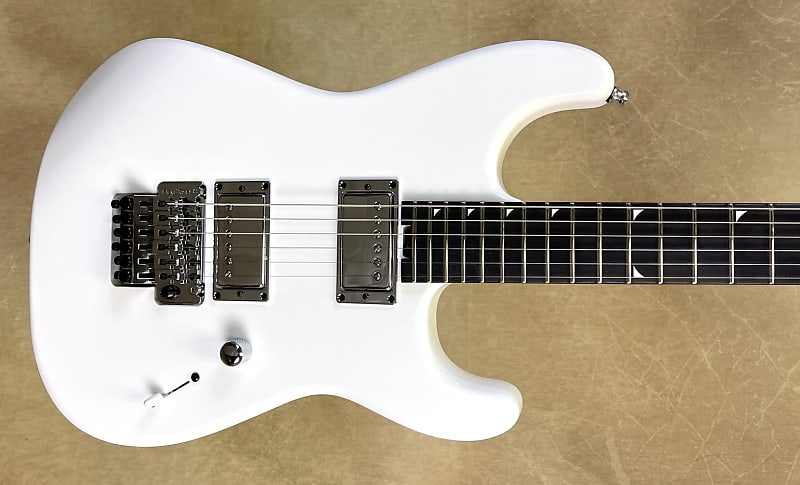 

Электрогитара Charvel USA Custom Shop Limited Edition San Dimas 2H Snowblind Guitar - In Stock