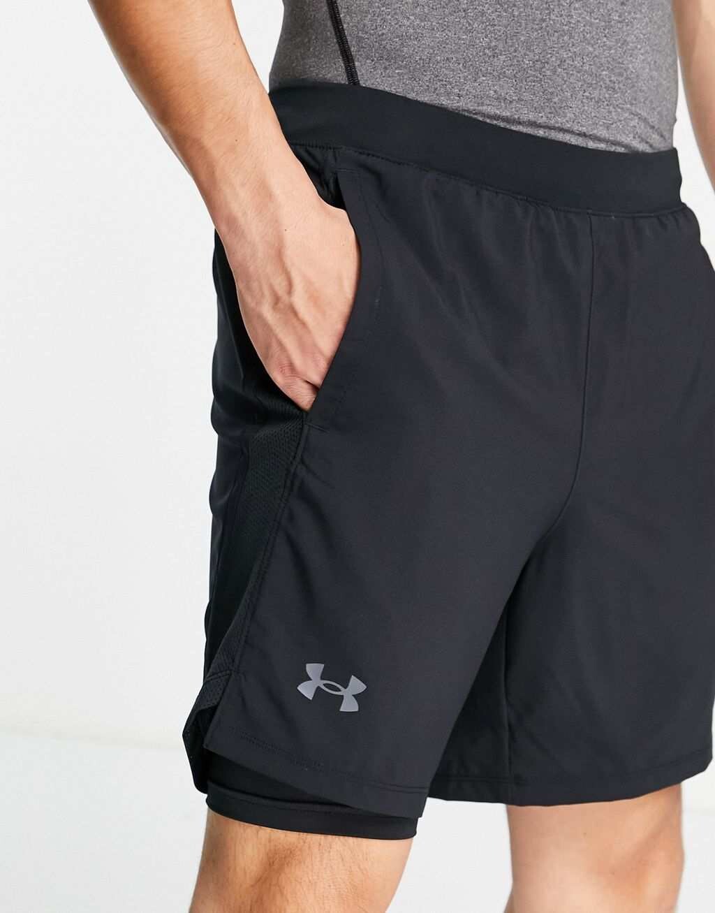 

Черные шорты 2 в 1 7 дюймов Under Armour Running Launch